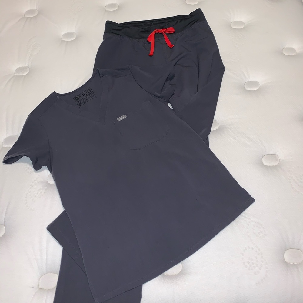 Figs Charcoal Scrubs